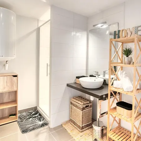 Daire Nice Studio Apartement With Amazing View