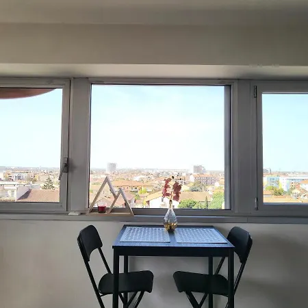 Daire Nice Studio Apartement With Amazing View Toulouse